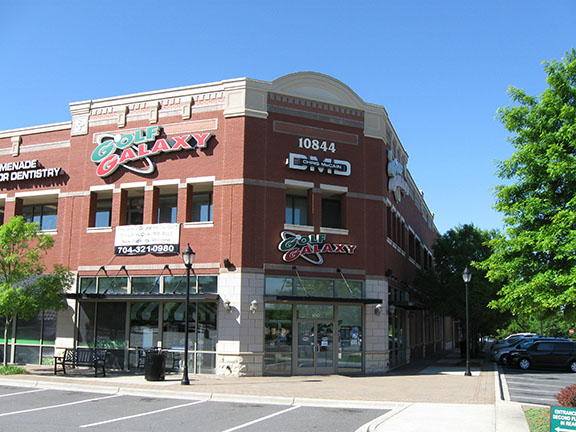 Storefront of Golf Galaxy store in Charlotte, NC